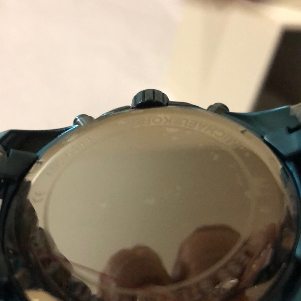 Micheal Kors ladies Bradshaw watch - Picture 3 of 5
